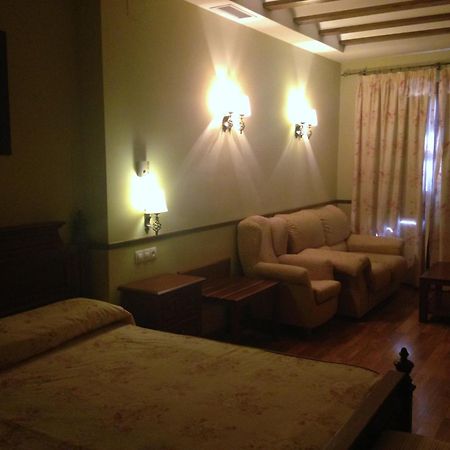 Hotel El Mano Huescar Room photo
